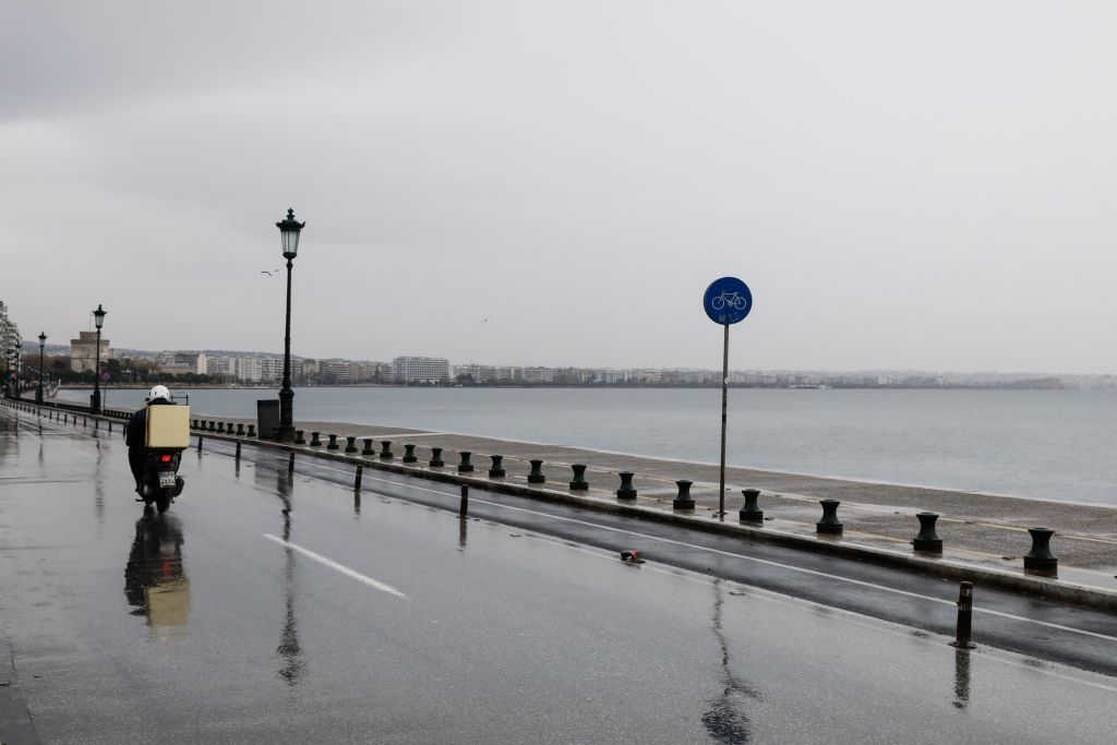 Εισήγηση για κλείσιμο σχολείων και καταστημάτων και στη Θεσσαλονίκη