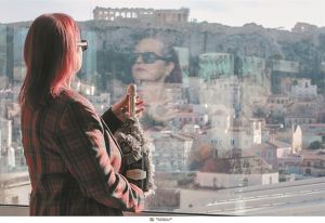 Με τις υπογραφές 14 γνωστών designers…