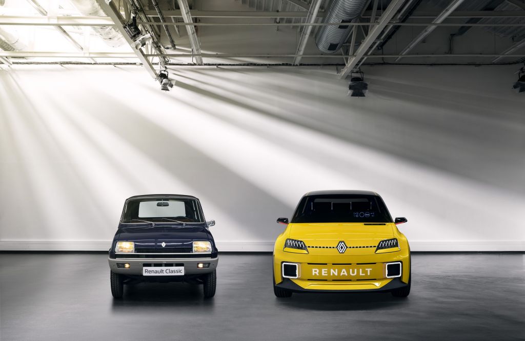 To νέο Renault 5, η σχεδιαστική του καλτ αύρα και τα φωτιστικά που μας κλείνουν το μάτι