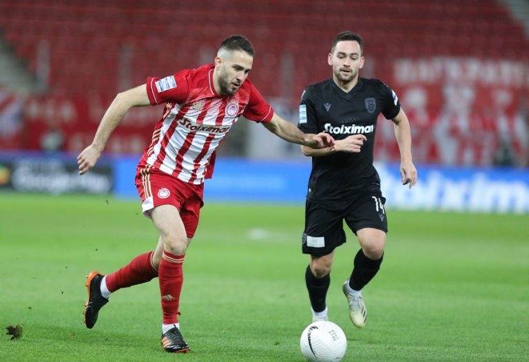 Ολυμπιακός: Κάλεσε φίλη του ΠΑΟΚ με πρόβλημα υγείας στο μεταξύ τους ντέρμπι στο «Γ. Καραϊσκάκης»