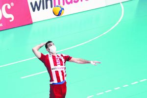 Voley στα χρόνια του κοροναϊού: «Νιώθεις πως δεν αναπνέεις σωστά αλλά πρέπει να προφυλαχθείς»