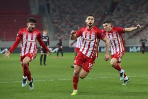 Ολυμπιακός – Αϊντχόφεν : Φοβερό πλασέ του Μασούρα και 4-2