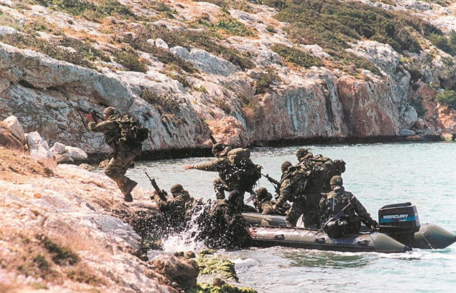 Ζ-ΜΑΚ : Η επίλεκτη μονάδα των ειδικών δυνάμεων που προστατεύει τις βραχονησίδες
