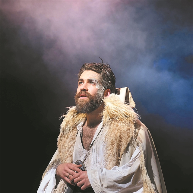 «Μια αλήθεια απέναντι σε μια χώρα»