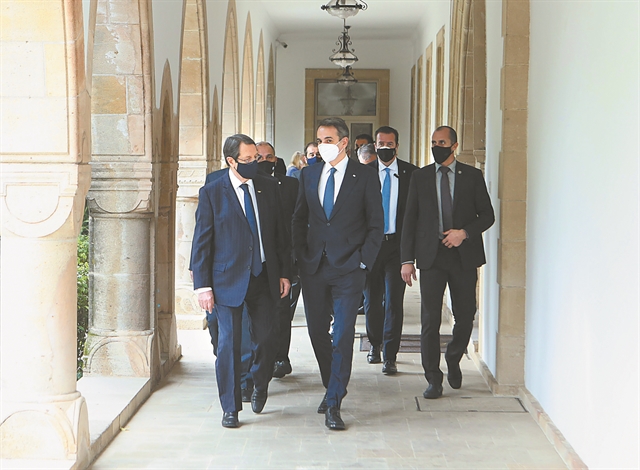 Ξεκάθαρο μήνυμα: Μόνο διζωνική