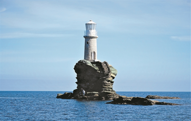 Τοτέμ ναυτοσύνης, μυστηρίου και ελπίδας