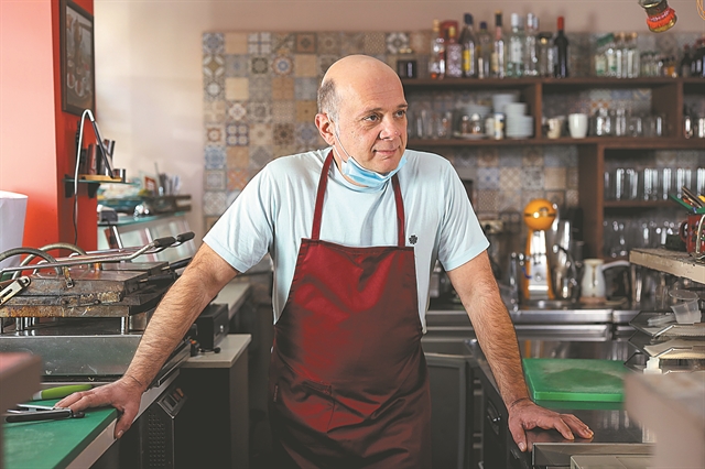 «Η μυθοπλασία αντεπιτίθεται»