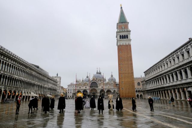 Εκκληση του ιταλού υπουργού Υγείας : «Μην παίζετε με τη φωτιά»
