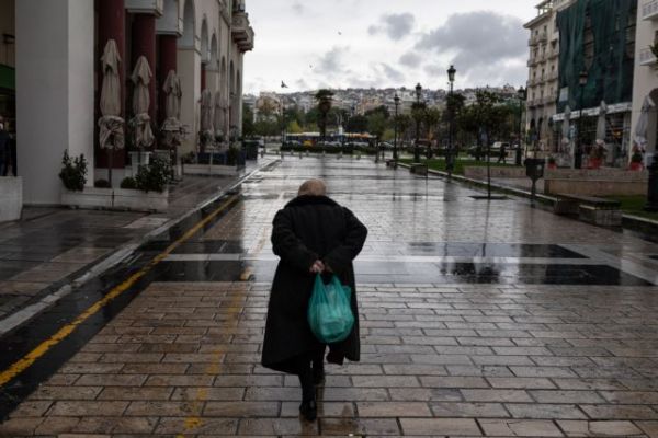 Σαρηγιάννης :  Κορυφώθηκε η επιδημιολογική καμπύλη στην Αττική – Αναμένεται ήπια αλλά συνεχής μείωση
