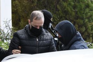 Οι μαρτυρίες που «καίνε» τον Λιγνάδη – Κατηγορούμενος για βιασμό κατά συρροή ο ηθοποιός και σκηνοθέτης