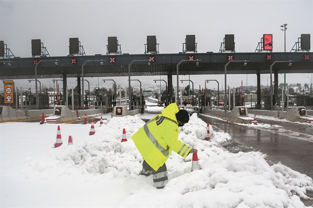 Η «Μήδεια» επιμένει να μας δείχνει τα δόντια της