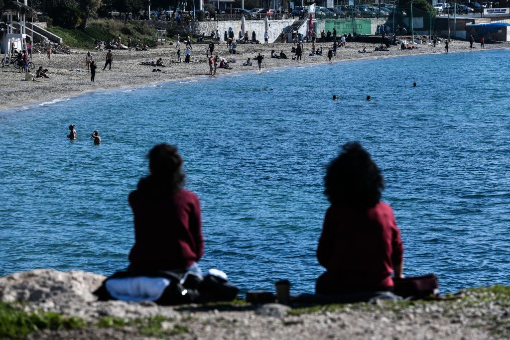 Γώγος: Δεν έχει νόημα να κλείνουμε τα καταστήματα και να μεταφέρεται ο κόσμος στις παραλίες