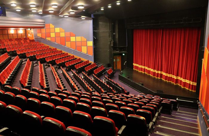 Φρικιαστική καταγγελία: Μαρτυρίες για φωνές παιδιών μέσα από διαμέρισμα ηθοποιού