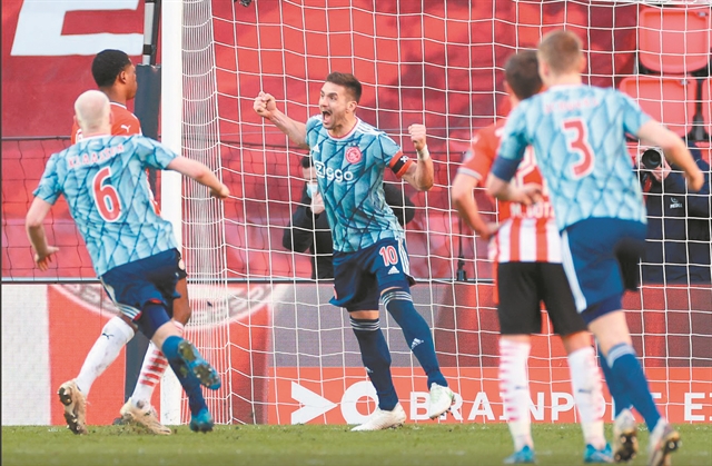 Ισοπαλία ο Αγιαξ, ήττα για Φένλο