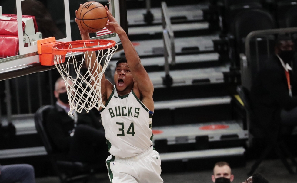 Κορυφαίος με season high αλλά και μοιραίος ο Αντετοκούνμπο