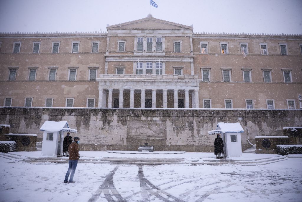 Κοροναϊός: Η πανδημία «γονατίζει» την Αττική