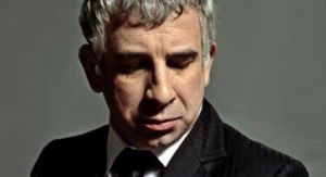 Από τη μεζονέτα στο Ψυχικό στη γενέτειρα της μητέρας του σε χωριό των Ιωαννίνων αναζητά καταφύγιο ο Φιλιππίδης