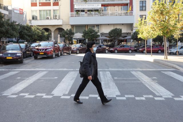 Τρομάζει το τρίτο κύμα της πανδημίας – Πόσο πιθανό είναι ένα καθολικό lockdown