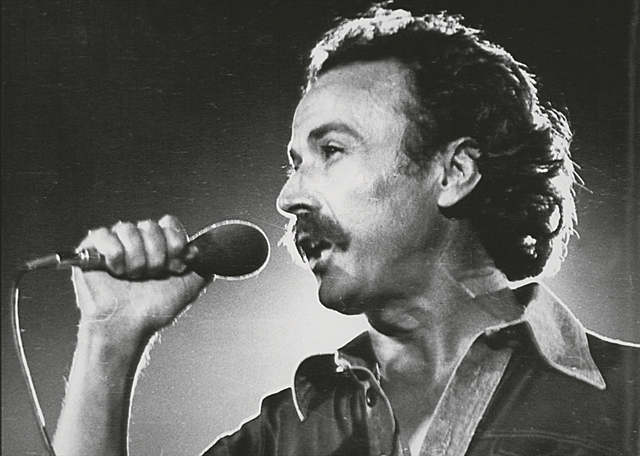 Νίκος Ξυλούρης: 41 χρόνια χωρίς τον Αρχάγγελο της Κρήτης που λάμπρυνε τη μουσική