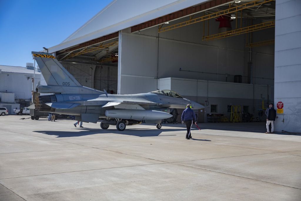 Στο Τέξας για τα απαραίτητα τεστ το πρώτο αναβαθμισμένο F-16 της Πολεμικής Αεροπορίας