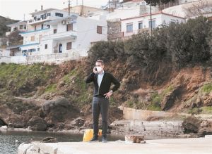 Μετωπικές για τον «συνωστισμό» στην Ικαρία