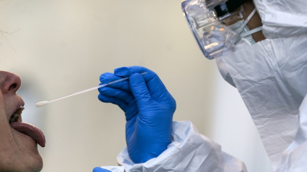 Κοροναϊός : Η βρετανική μετάλλαξη κυριαρχεί στην Κρήτη, λέει ο καθηγητής Σουρβίνος