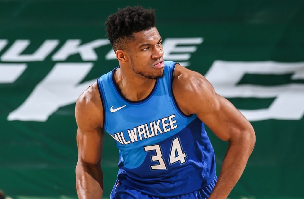 Αντετοκούνμπο : Να μην θυμώνουμε από την ήττα.. θα γίνουμε καλύτεροι