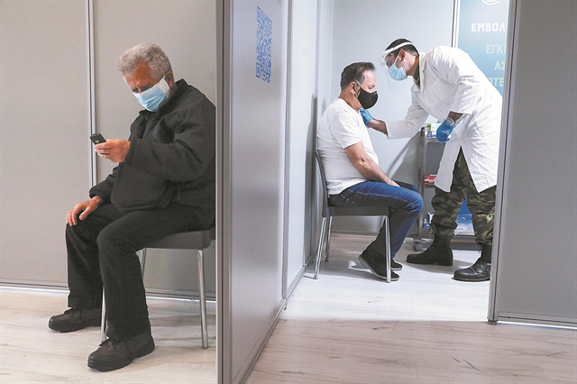 Η αύξηση των εμβολιασμών θα οδηγήσει σε συρρίκνωση της επιδημίας