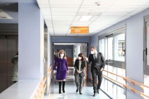 Την Ογκολογική Μονάδα Παίδων «Μ. Βαρδινογιάννη-ΕΛΠΙΔΑ» επισκέφτηκε η Σακελλαροπούλου