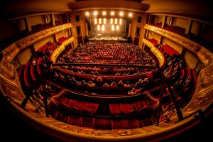 Συγκλονιστική καταγγελία 19χρονου ηθοποιού εναντίον γνωστού σκηνοθέτη