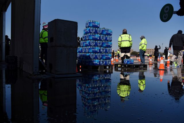 Εκατομμύρια πολίτες χωρίς νερό και χιλιάδες χωρίς ρεύμα στο Τέξας