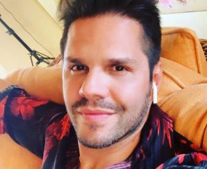 Τσαλίκης σε Λιγνάδη: «Να ζητήσεις γονατιστός συγγνώμη από τα θύματα»