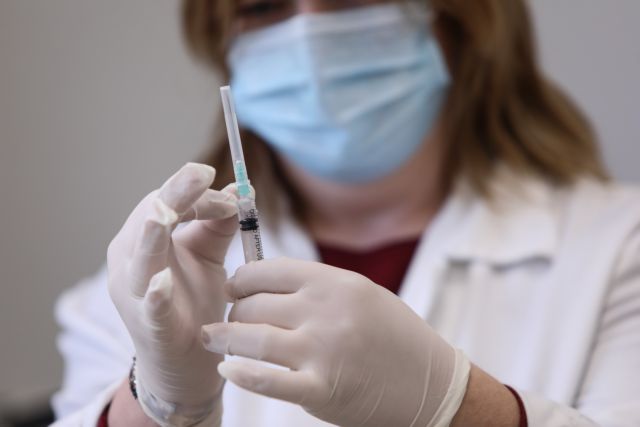 Σκέρτσος : Μέχρι τέλος Απριλίου θα έχουν εμβολιαστεί όσοι ανήκουν στις ομάδες πολύ υψηλού κινδύνου