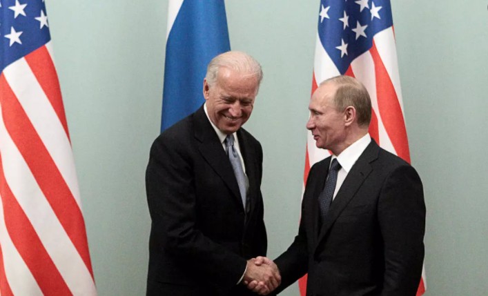 Η Μόσχα ανακαλεί τον πρέσβη της στις ΗΠΑ μετά το «δολοφόνος» του Μπάιντεν