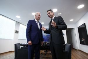 Εντός του 2021 το ταξίδι Μητσοτάκη στις ΗΠΑ εφόσον το επιτρέψει η πανδημία λέει η Πελώνη