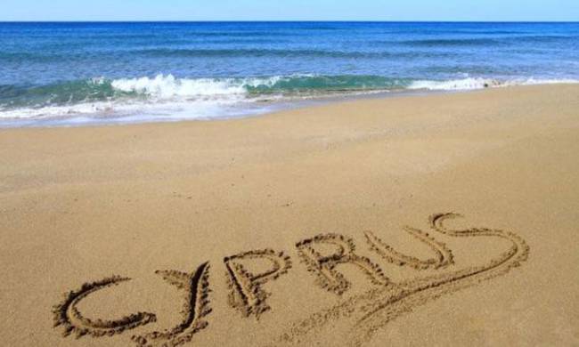 Η Κύπρος ανοίγει τα σύνορά της για τους εμβολιασμένους Βρετανούς από την 1η Μαΐου