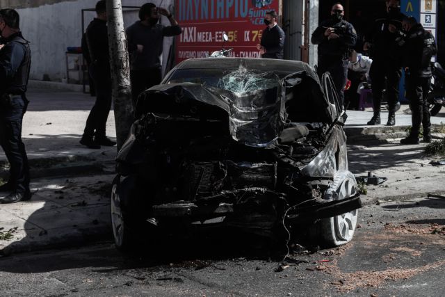 Κλεμμένο το αυτοκίνητο που κυνηγούσε η ΕΛ.ΑΣ στη Λιοσίων – Εκτός κινδύνου οι τραυματίες