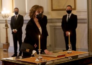 Ορκίστηκε υποδιοικήτρια στην ΤτΕ η Χριστίνα Παπακωνσταντίνου