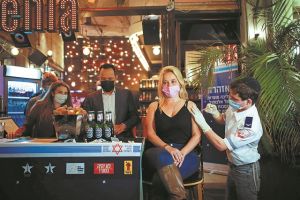 Πότε θα απελευθερωθούμε από τον κοροναϊό; – Προβλέψει έως και… 7 χρόνια