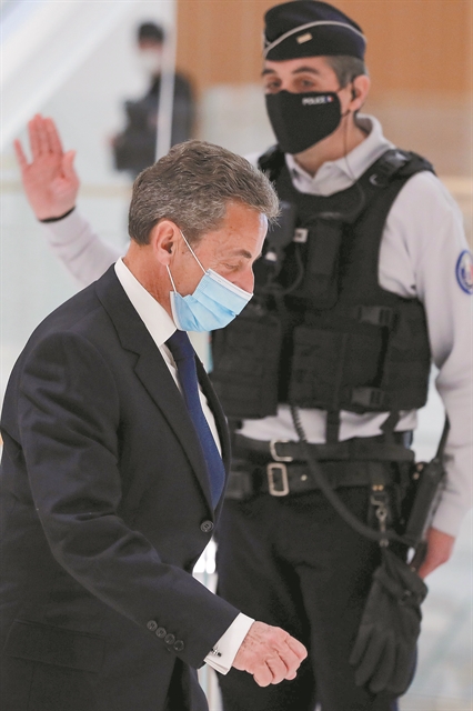 Τρία χρόνια φυλακή για τον Νικολά Σαρκοζί