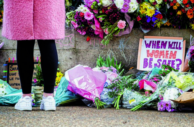 «Με χούφτωναν και οι καθηγητές έκαναν τα στραβά μάτια»