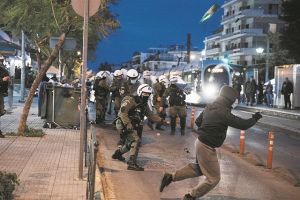 Τρομάζουν οι νοσηλείες νέων χωρίς υποκείμενα νοσήματα