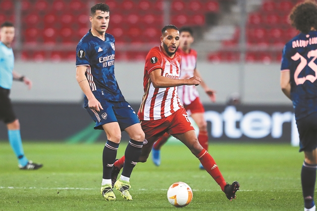 Παίζει καθυστερήσεις… πριν από τη σέντρα