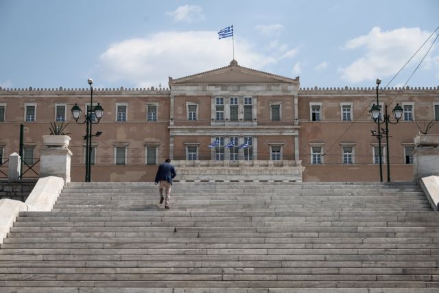 «Ηφαίστειο που βράζει» η πανδημία στην Αθήνα προειδοποιεί ο Καπραβέλος – Δεν έχει γίνει ακόμη η… έκρηξη κρουσμάτων