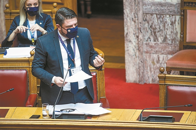 Η αποχώρηση της Αννας και το «παράθυρο»