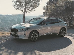 Με σύμμαχο την plug – in υβριδική τεχνολογία