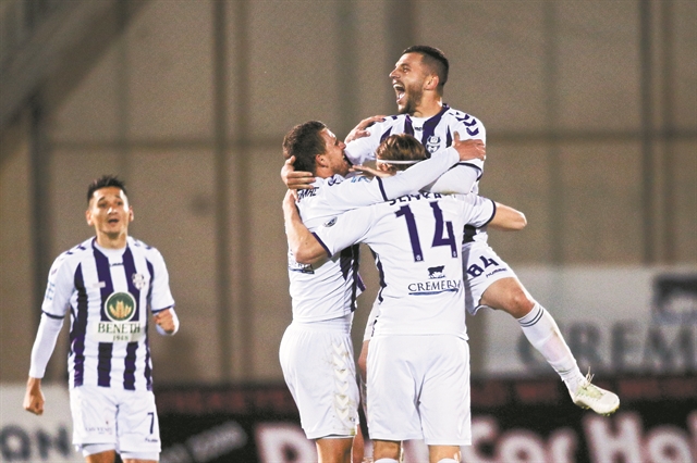 Βάσεις παραμονής για Απόλλωνα, τέλος ο Παράσχος