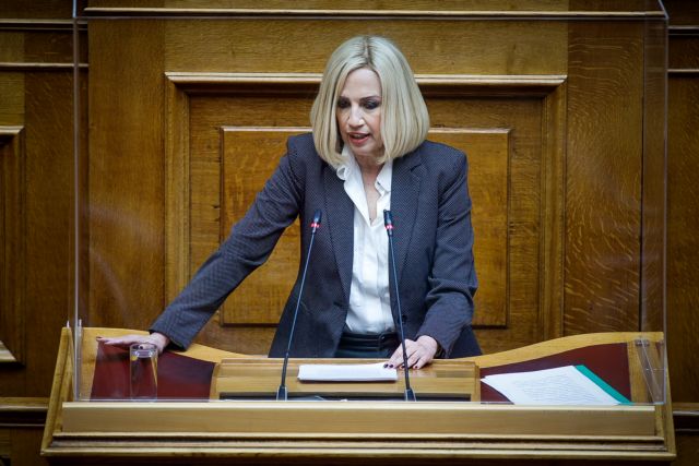 Πυρά Γεννηματά για διαχείριση πανδημίας με απίστευτη προχειρότητα