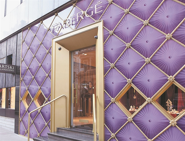 Faberge, μαύρη και ροζ σοκολάτα…