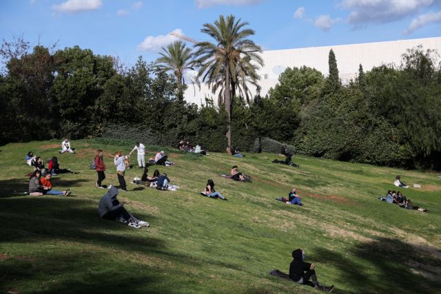 Απαιτείται να ληφθούν «έξυπνα μέτρα» που θα κάνουν αποδεκτούς τους περιορισμούς λέει η Λινού στο MEGA